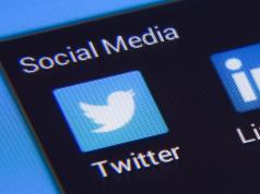 Twitter pour smartphone adopte le mode Nuit tout noir